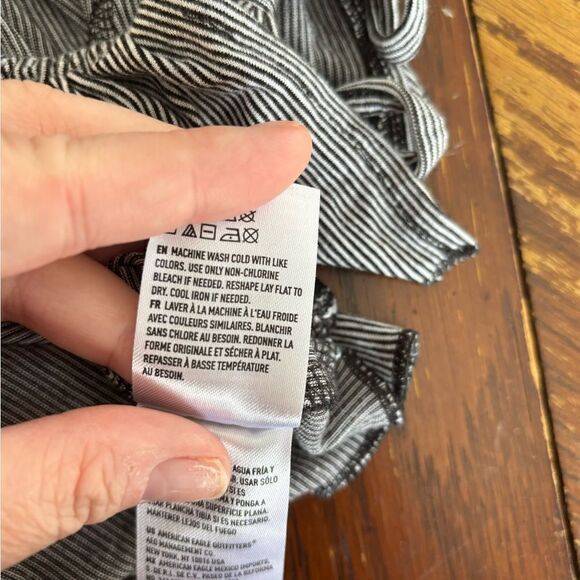 American Eagle black and white stripe soft & sexy t with sleeve detail size XS - Picture 4 of 11